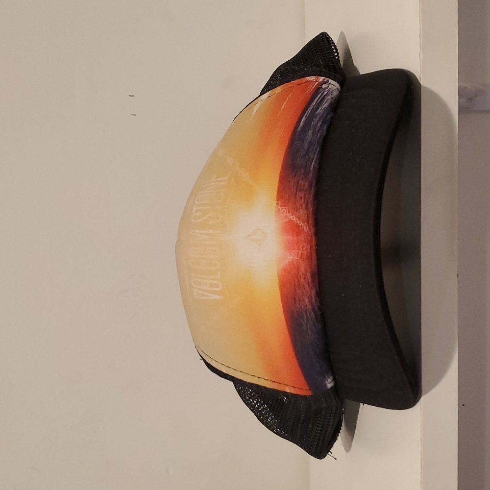 VOLCOM SUNSET TRUCKERS SURFER HAT!